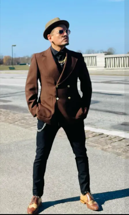 LUIS VAZQUEZ